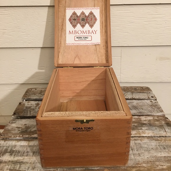 🧳3/$20🧳 MBOMBAY Wood Cigar Box - Picture 8 of 8
